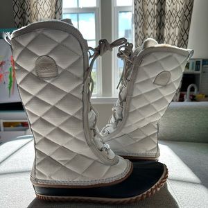 Sorel Out N About Tall Boot Sz. 9.5 EUC